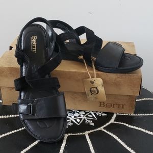 NWB Born Britton Sandals